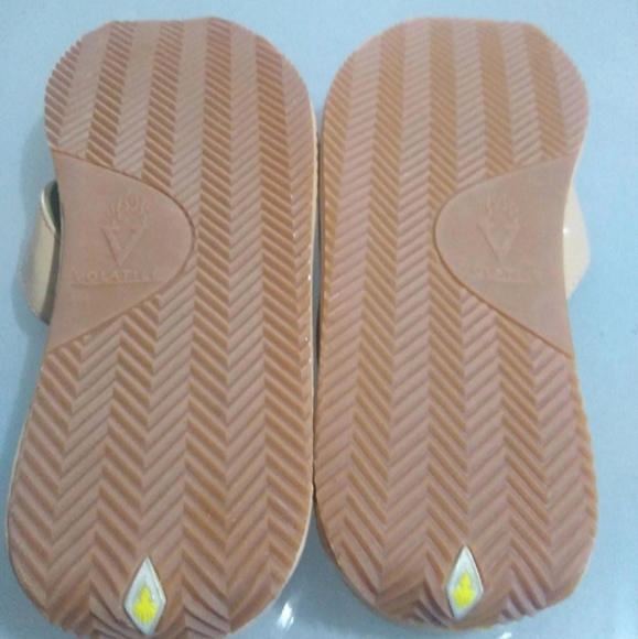 Volatile Thongs - Picture 2 of 4